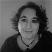 Doctora en en Filología, clases de español como lengua extranjera, lengua castellana y literatura, inglés y humanidades