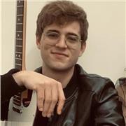 Ho 27 anni e studio chitarra da quando avevo 14 anni. Per chi vuole approcciarsi allo strumento e per chi ha già un buon livello e vuole migliorare il proprio playing, offro lezioni di chitarra elettrica e chitarra acustica a Bologna