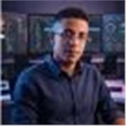 Profesor de Ciencias Sociales enfocado en pensamiento crítico y análisis de la realidad social