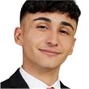 Joven con mucha proactividad, energía y experiencia profesional ejerciendo el idioma con un nivel avanzado.