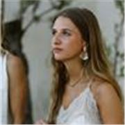 Soy una chica que lleva desde pequeña aprendiendo inglés, se me da  bien tratar con niños, me adapto muy bien a sus necesidades 