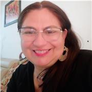 Profesor imparte clases de comprension lectora, Español