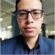 Profesor de Economía para estudiantes de primeros semestres de carrera, especialmente en introducción a la economía e historia económica