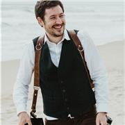 Fotografo professionista, offre lezioni di fotografia base, avanzata e post-produzione. Online e sul campo