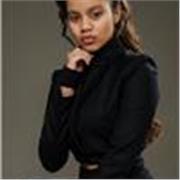 Bueno no tengo ninguna titulación pero si el español es nativo 