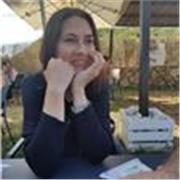 Profesora titulada en Magisterio con la especialidad en Primaria y Título B2 de Trinity College