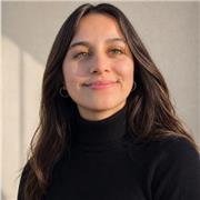 Profesora de matemáticas para estudiantes de básica, media y universitaria