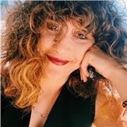 Profesora de Derecho apta para todas las edades y niveles