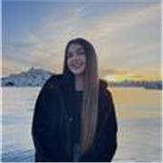 Profesora con muchas ganas de enseñar, el castellano es mi idioma nativo.