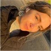 Profesora de español imparte clases para todas las edades