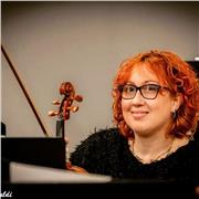 Laureata in violino e viola offre lezioni private