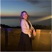 Insegnante di sostegno superiori, sono una docente che personalizza le lezione tenendo conto del materiale fornito dallo studente