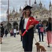 Laureata in Commercio estero, sono disponibile per ripetizioni di matematica, economia, lingue (inglese, spagnolo, francese)