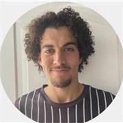 Profesor con experiencia dando clases a niños, adolescentes y gente mayores