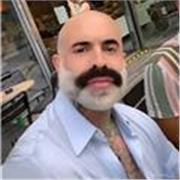 A todos aquellos que quieran enriquecer y profundizar sus conocimientos en el campo holístico. 