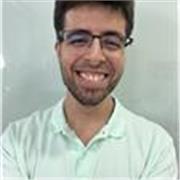 Professor de programação com mais de 10 anos de experiência em tecnologia e educação