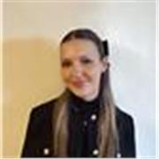 Estudiante de Enfermería con título de B2 que busca impartir clases online o presenciales a jornada completa de inglés. 