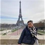 French tutor offering friendly, tailored lessons for all ages