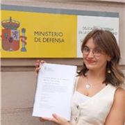 Graduada en Lenguas Modernas (francés, alemán y portugués). Imparto clases presenciales y online a todos los niveles