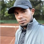 Imparto clases individuales y grupales a jugadores de iniciación intermedio y avanzados