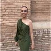 Estudiante apta para dar clases con proceso de grado universitario