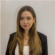 Graduada en Traducción e Interpretación ofrece clases de inglés a niños y adolescentes en Elche, con preferencia por la presencialidad.