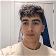 Estudiante de Ciberseguridad da clases de Matemáticas y Ciencias para la ESO