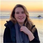 Profesora titulada en economía por la Universidad de Sevilla