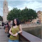 Profesora de idiomas e historia; ¡Disponible para todos los cursos!