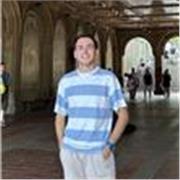 Estudiante de Geografía e Historia en Sevilla, actualmente cursando el ERASMUS en Siena. Disponibilidad online.