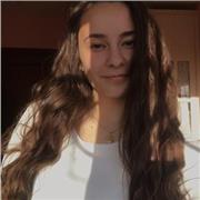 Actualmente estoy estudiando en la universidad, y en mi tiempo libre me gustaría dar clases particulares a niños. Puedo dar clases tanto de lengua, geografía, historia... como de inglés o francés ya que tengo el B2 de ambos. Soy una persona estudiosa y or