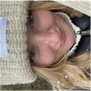 Offro lezioni private a studenti di scuole elementari e medie, con l’ obiettivo di indirizzarli verso uno studio autonomo. 