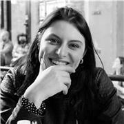 Laureata In Lingue e Letteratura Inglese per la Cooperazione Internazionale offre lezioni di Italiano, Letteratura Italiana, Inglese, Letteratura Inglese a studenti sia Italiani che stranieri