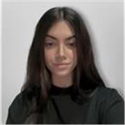 Chica responsable, divertida, estudiante, con experiencia explicando niños
