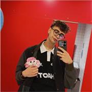 Professor joven con paciencia y estudiante de Grado Superior de Administración y finanzas