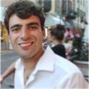 Giovane insegnante pronto ad aiutarvi !