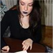Insegnante di disegno, scrittura creativa, inglese, offre lezioni private