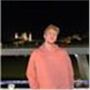 Me defino como una persona entusiasta, apasionada por las matemáticas y con muchas ganas de transmitir mis conocimientos 