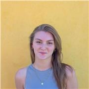 Sono una laureanda in inglese che offre lezioni personalizzate per studenti delle medie e superiori a Torino