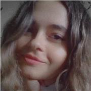 Ragazza di 19 anni diplomata all'istituto alberghiero offre aiuto compiti/studio in italiano, storia, geografia e arte per ragazzi di elementari e medie