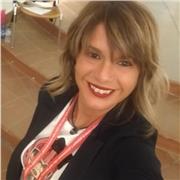 Docente di storia del cinema impartisce lezioni di materie umanistiche