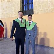 Buen entrenador y don de gentes y simpatico