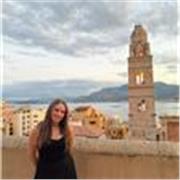 Sono una ragazza appena diplomata al liceo classico. Se vuoi un aiuto compiti(materie umanistiche) contattami senza esitazioni!