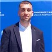 Laureato in Economia Aziendale