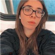Ragazza di 20, diplomata al liceo linguistico, attualmente studentessa universitaria, si rende disponibile per lezioni di inglese