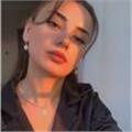 Enerjik ve çağdaş bir öğretmenim. İki farklı kurumda çalıştım. Ayrıca ilkokul, ortaokul, lise öğrencilerine ders verdim. 