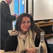 Diplômée d'un master en comptabilité et actuellement en doctorat.