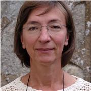 Professeure de FLE avec 25 ans d'expérience réussie aussi bien dans des organismes de formation qu'auprès des particuliers.