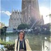 Me defino como una docente comprometida, empática y ética, con enfoque científico y humano, orientada a promover el aprendizaje.