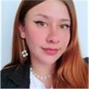 Estudiante activa de pregrado en licenciatura en lenguas extranjeras con nivel de inglés B2. Con experiencia en niños